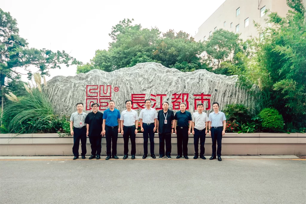 省住房城乡建设厅党组书记费少云到長江都市调研科技创新工作