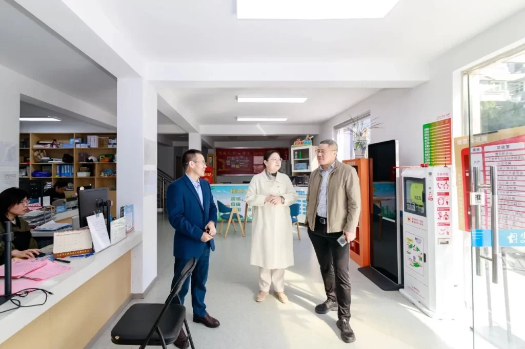 重阳佳节·尊老敬老｜董文俊董事长、公司工会慰问社区老人