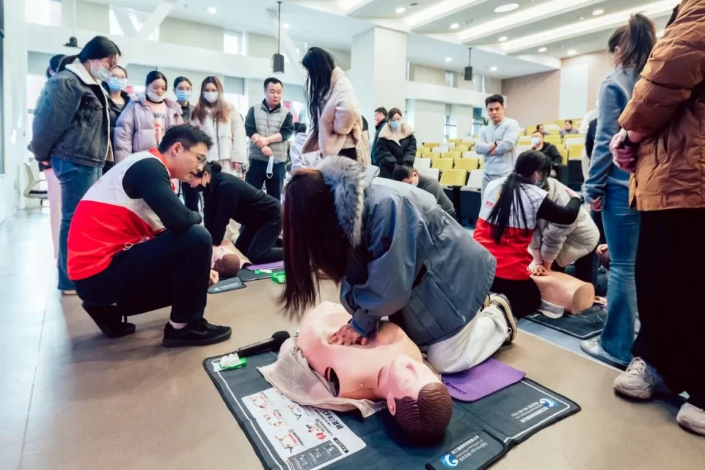 CUAD新闻｜長江都市组织开展应急救护技能专项培训