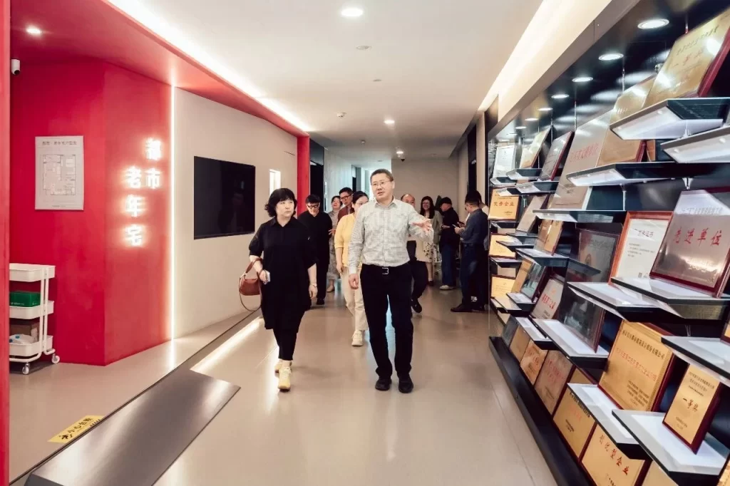 民盟南京市文化艺术工作委员会一行调研長江都市